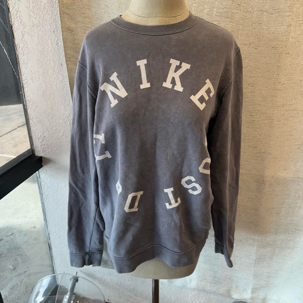 Nike Men's Gray Sweater